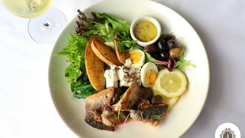 Exploring the Delights of Niçoise Insalata